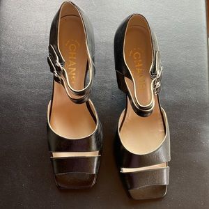 Chanel Stunning black leather heels sandals shoes brand NEW never worn